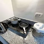 Camari Mandaluyong Staycation 1 With Ps4, 400Mbps Wifi, Pool, Netflix Near Mrt Boni, Bgc, Megamall, Makati