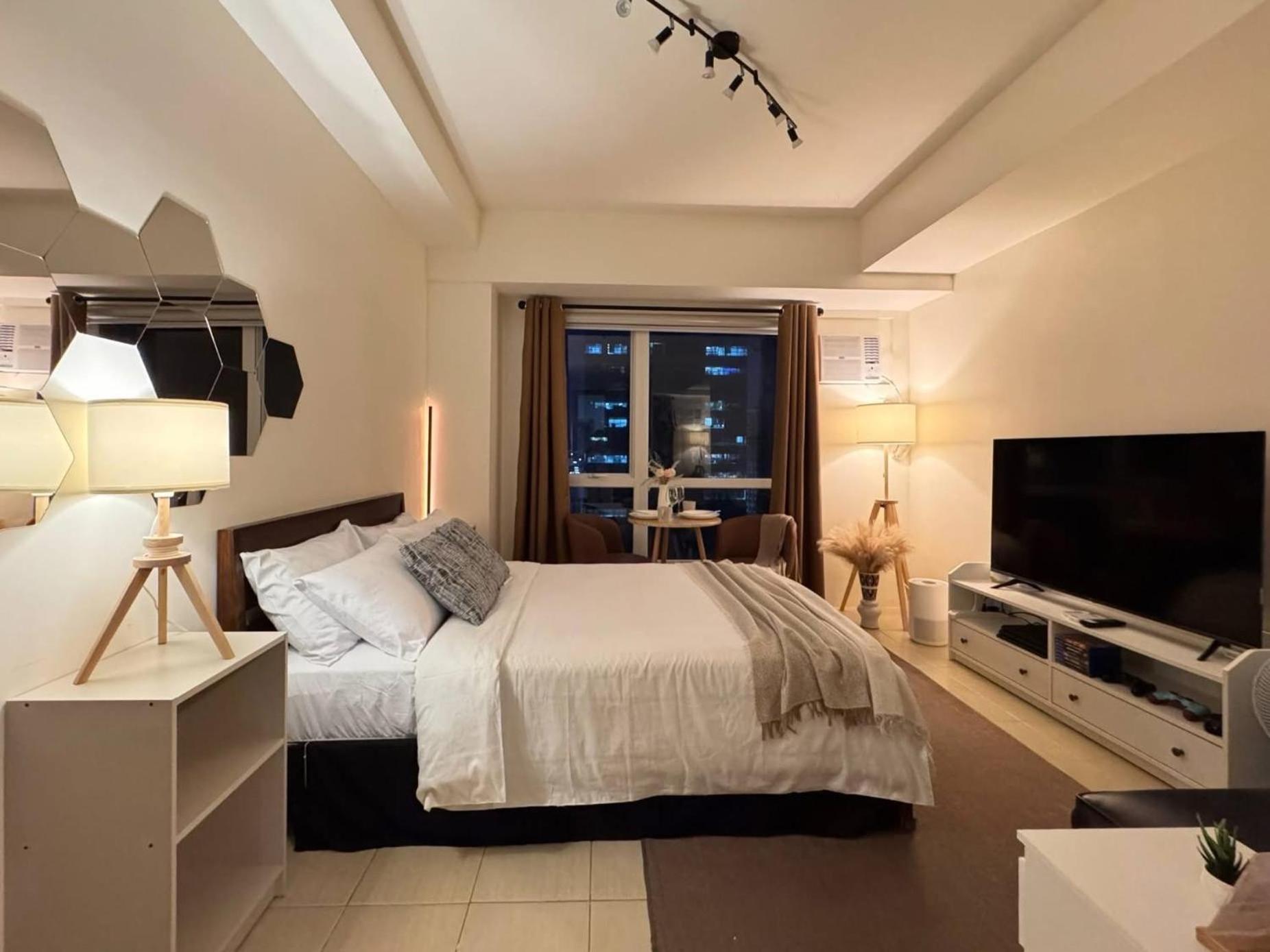 Camari Mandaluyong Staycation 1 With Ps4, 400Mbps Wifi, Pool, Netflix Near Mrt Boni, Bgc, Megamall, Makati Apartment *