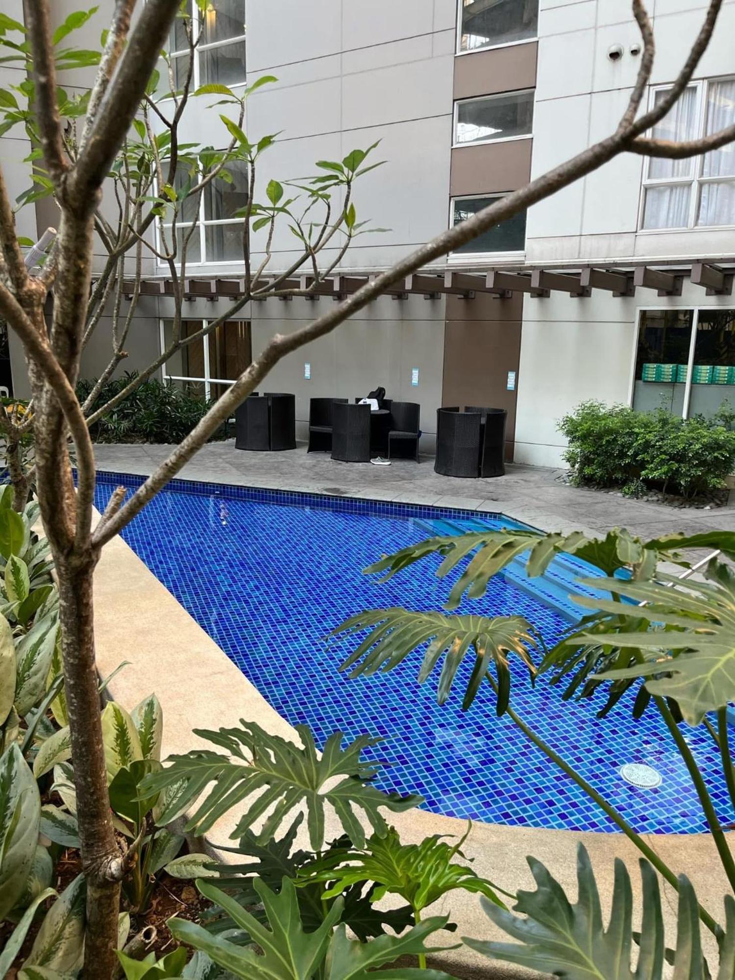 Camari Mandaluyong Staycation 1 With Ps4, 400Mbps Wifi, Pool, Netflix Near Mrt Boni, Bgc, Megamall, Makati Apartment Manila