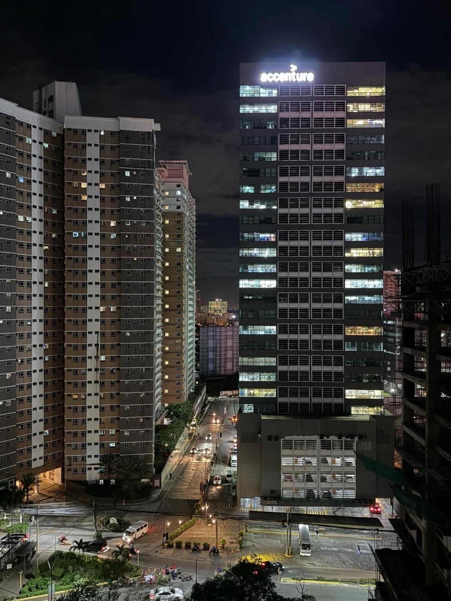 Camari Mandaluyong Staycation 1 With Ps4, 400Mbps Wifi, Pool, Netflix Near Mrt Boni, Bgc, Megamall, Makati *